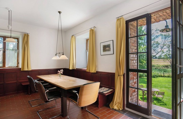 Apartment 'Ferienwohnung Hof Luisenau Seeweide' with Private Garden and Wi-Fi
