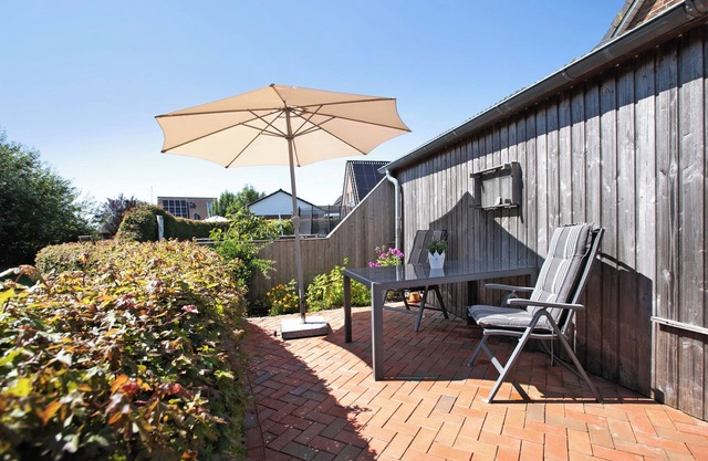 Apartment 'Ferienwohnung Sönksen' with Shared Terrace and Wi-Fi