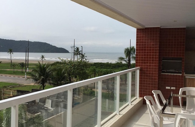 Apartment foot in the sand with sea view