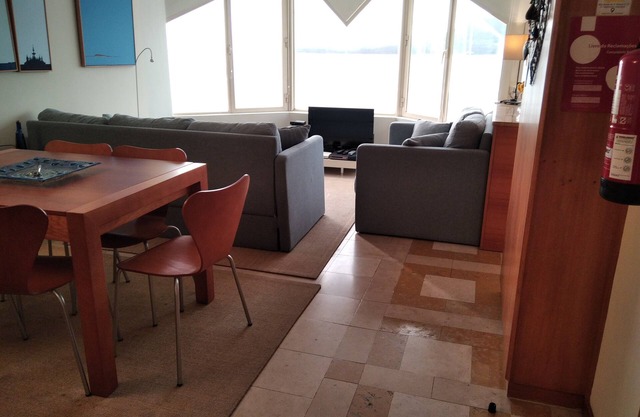 Apartment for 6 guests - View of sea and river- 200 m from the