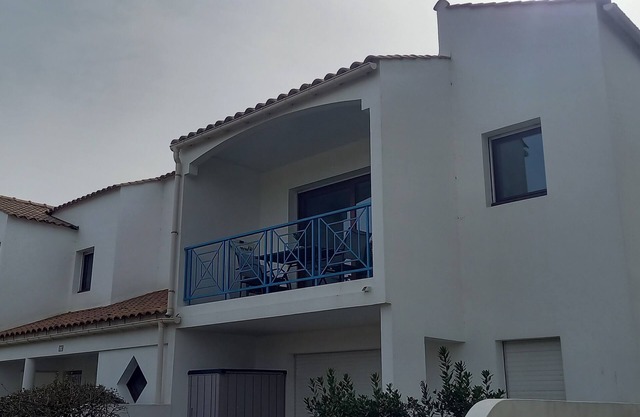 Apartment in residence