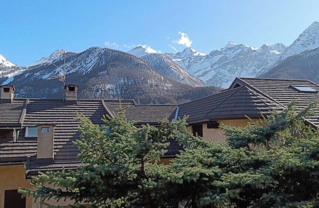 Apartment with terrace close to the slopes