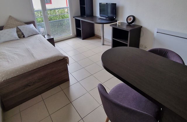 Apartment opposite North Hospital - Ideal for RUGBY World Cup