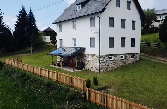 Apartment 'Fuchsbau' with Mountain View, Private Terrace and Wi-Fi