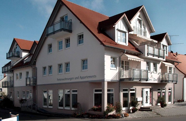 Apartment 'Gästehaus Zum See' with Balcony and Elevator