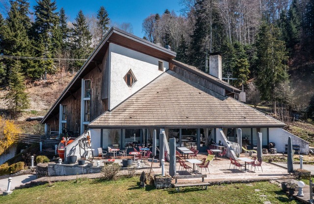 Apartment "Gîte Le Jorat - B" with Private Terrace & Wi-Fi