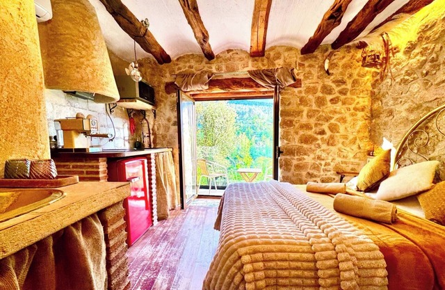 Apartment 'Gnomo' with Mountain View, Wi-Fi and Air Conditioning