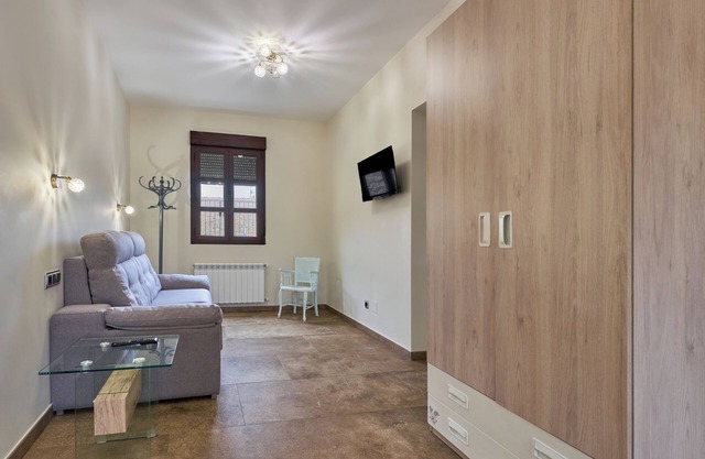 Apartment 'Habitacion 1 Adaptada' with Shared Pool, Shared Terrace and Wi-Fi