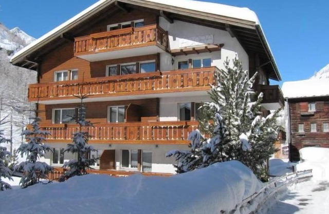 Apartment Haus Adora in Saas-Almagell - 4 persons, 2 bedrooms
