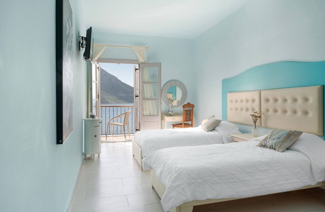 Apartment 'Hera Sea View' with Shared Garden, Wi-Fi and Air Conditioning