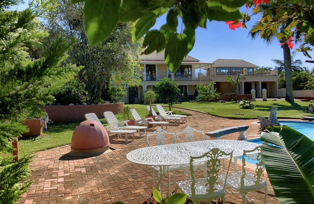 Apartment Hibiscus with Garden View