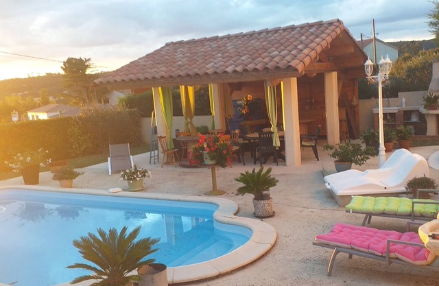 APARTMENT IN VILLA WITH POOL AND SHELTER