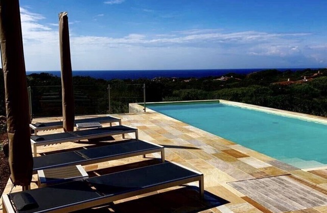 Apartment (in basement of a villa) in countryside with fantastic sea view + pool
