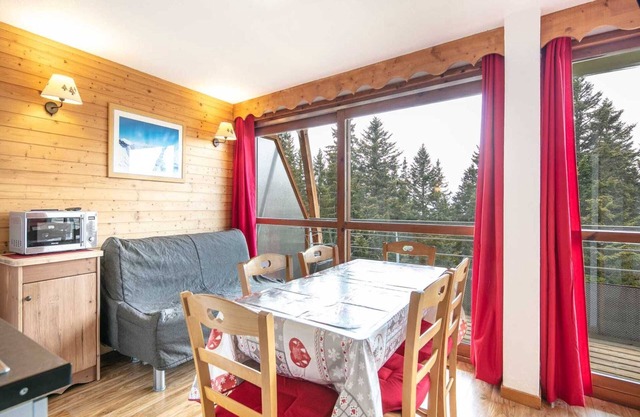 Apartment in Chamrousse by Ski Slope