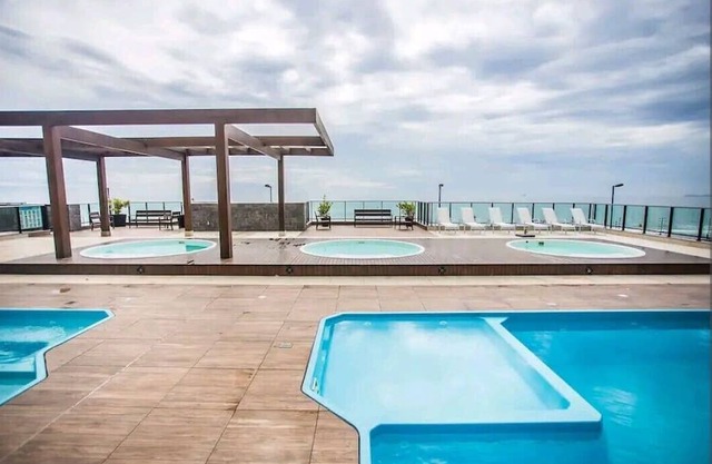 Apartment in comfort club condominium right on the sand