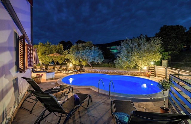 Apartment in Drenje near Jadrena Beach