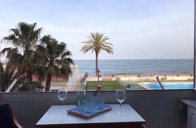 APARTMENT IN BEACHFRONT