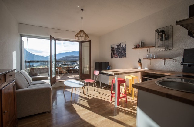 Apartment in Talloires, lake and mountain views