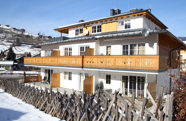 Apartment in Kaprun near Ski Lift