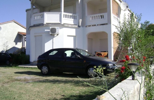 Apartment in Lopar with Terrace, Air condition, WIFI (568-2)