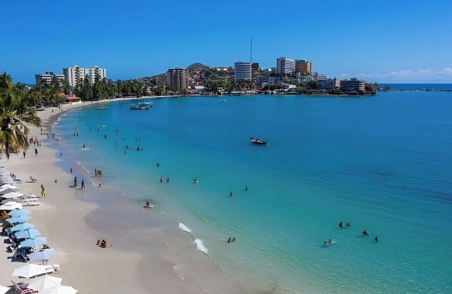 Apartment in MARGARITA Island, a paradise of eternal summer(beach 365 days)