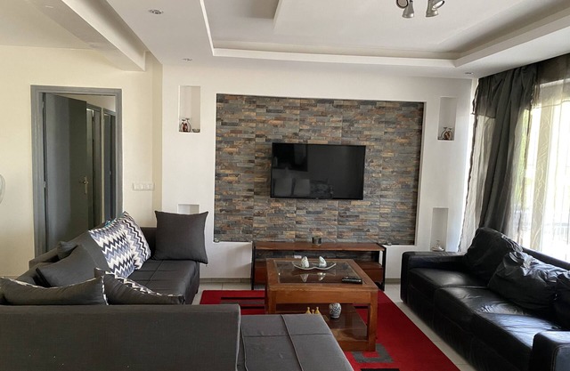 Apartment in Mermoz, recently renovated. Daily cleaning included.