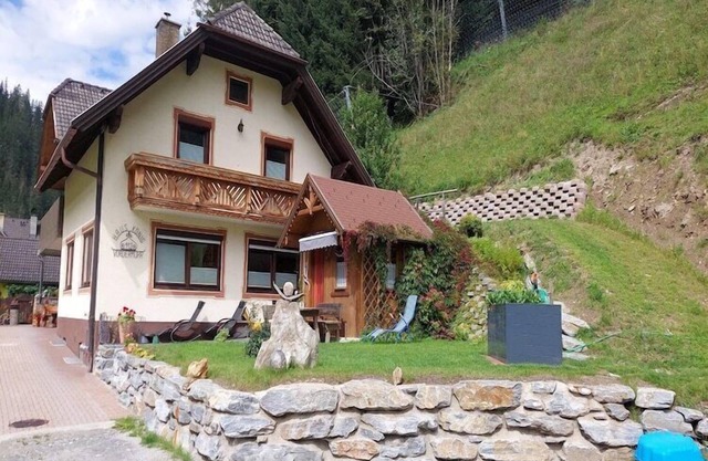 Apartment in Muhr near Ski Areas