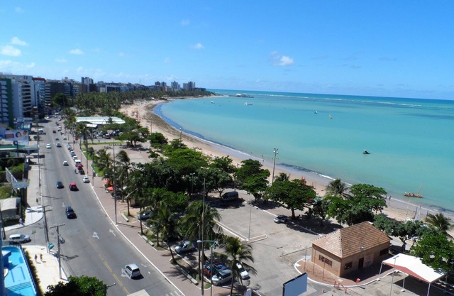 Apartment in Pajuçara Beach 30 meters from the beach