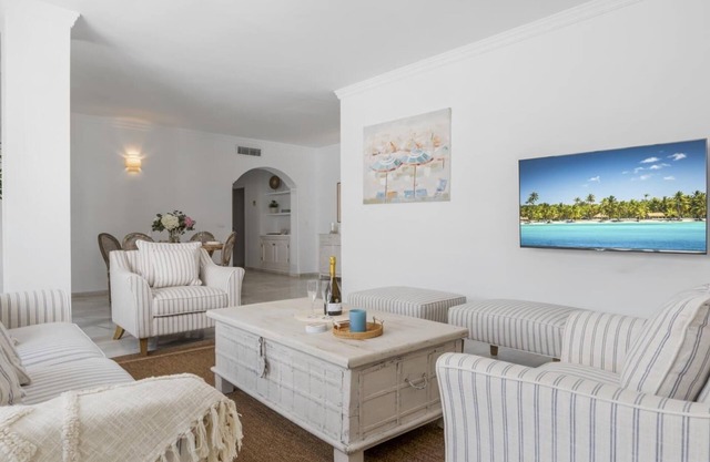 Apartment in Playas del Duque for 4 people | Casa Cadiz 208