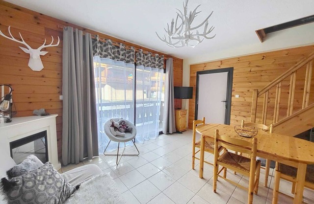 Apartment in ski resort chalet