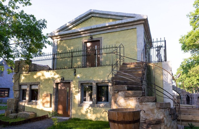 Apartment in the sculptor's house, bottom left