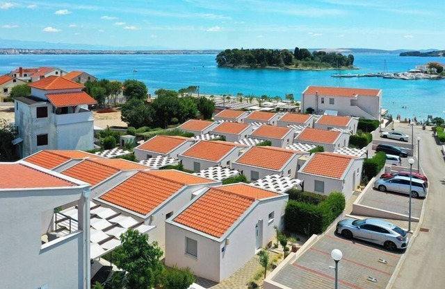 Apartment in Ugljan with Beach and Pool