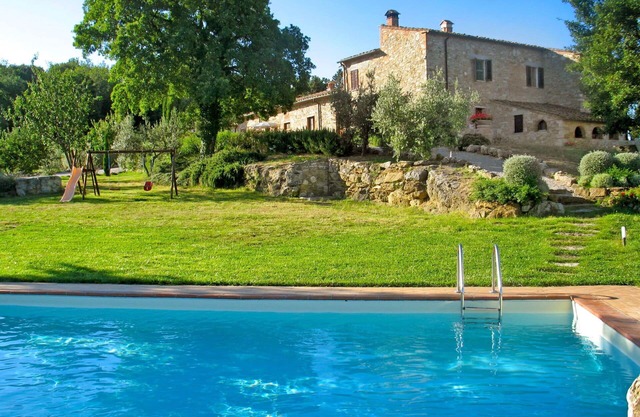 Apartment in villa with A/C, WIFI, pool, TV, terrace, panoramic view, close to San Gimignano