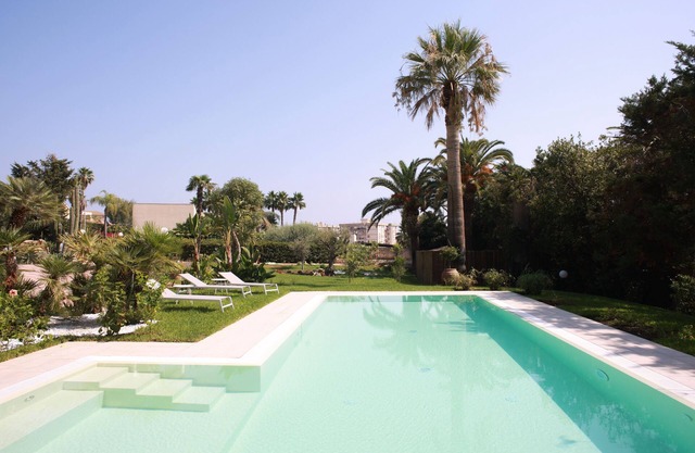 Apartment in Villa with garden - numberfour