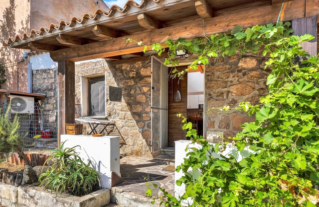 Apartment Casettina with A/C, Balcony & Garden