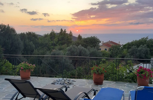 Apartment Kymi with fantastic sea views