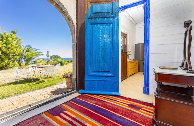 Apartment 'La Casa Del Fico D'india - Blu' with Shared Garden, Wi-Fi and Air Conditioning