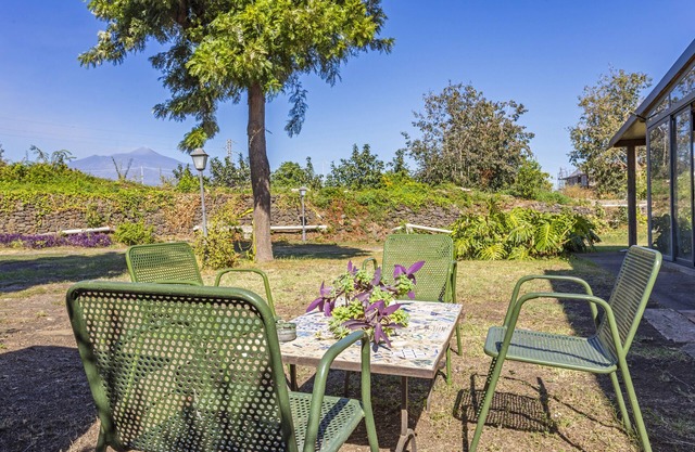 Apartment 'La Casa Del Fico D'india - Verde' with Shared Garden, Wi-Fi and Air Conditioning
