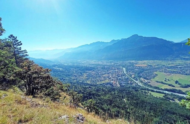 Apartment 'La Lisière T2' with Mountain View, Shared Garden and Wi-Fi
