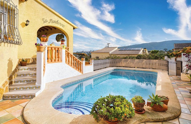 Apartment "La Mandarina" with Mountain View, Pool, Wi-Fi, A/C & Terrace