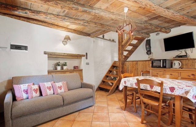 Apartment 'La Meisonetta' with Shared Terrace, Shared Garden and Wi-Fi