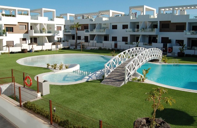 Apartment 'Laguna Resort' with Lake View, Wi-Fi and Air Conditioning