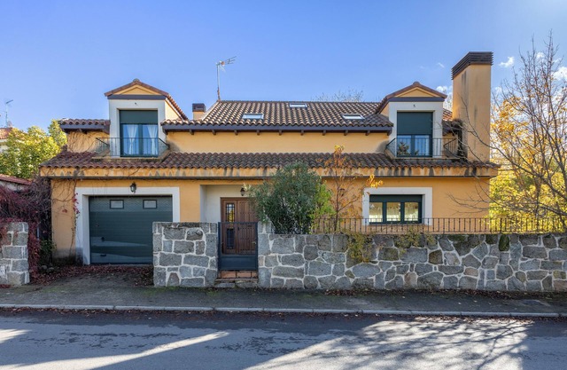 Apartment 'Las Eras' with Mountain View, Shared Pool and Shared Garden