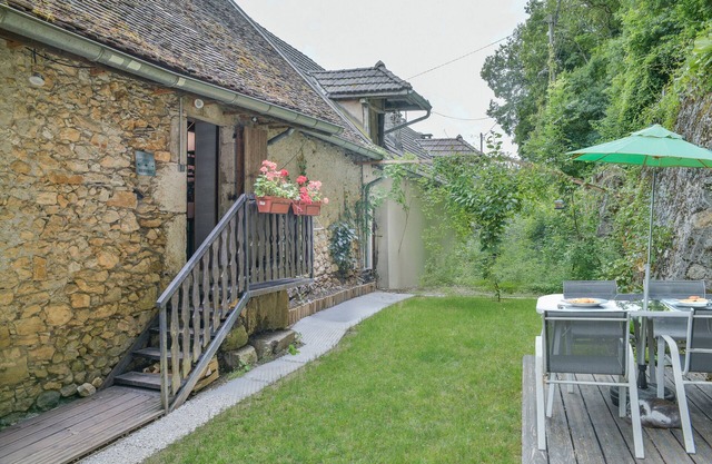 Apartment 'Le Portougais, À Chanaz' with Wi-Fi and Air Conditioning