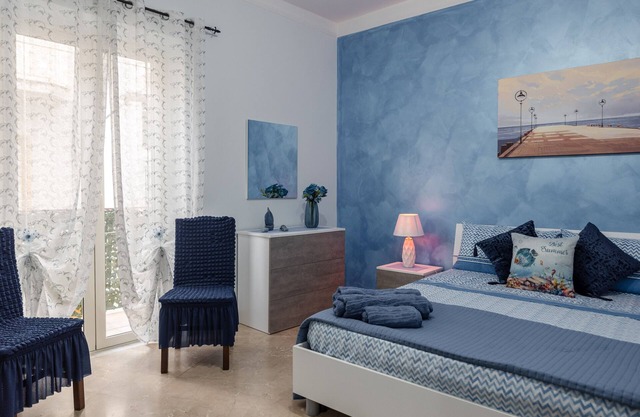 Apartment 'Le Rondini' with Wi-Fi and A/C
