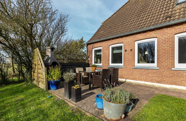 Apartment 'Lehmhuus' with Shared Terrace, Shared Garden and Wi-Fi