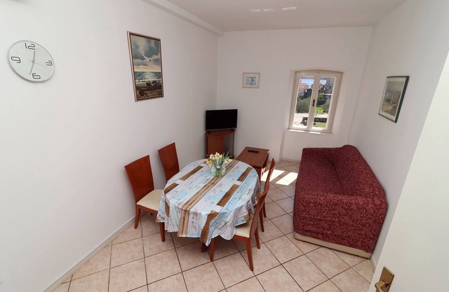 Apartment Lepur Slano - Two-Bedroom Apartment with Terrace