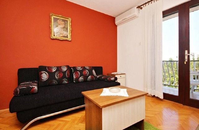 Apartment Ljube (102801-A1) - Loviste