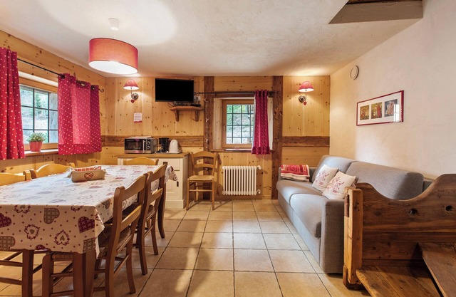 Apartment 'Lo Trapey' with Shared Terrace, Shared Garden and Wi-Fi