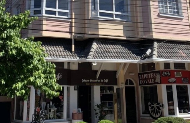 Apartment Located in front of the bus station.